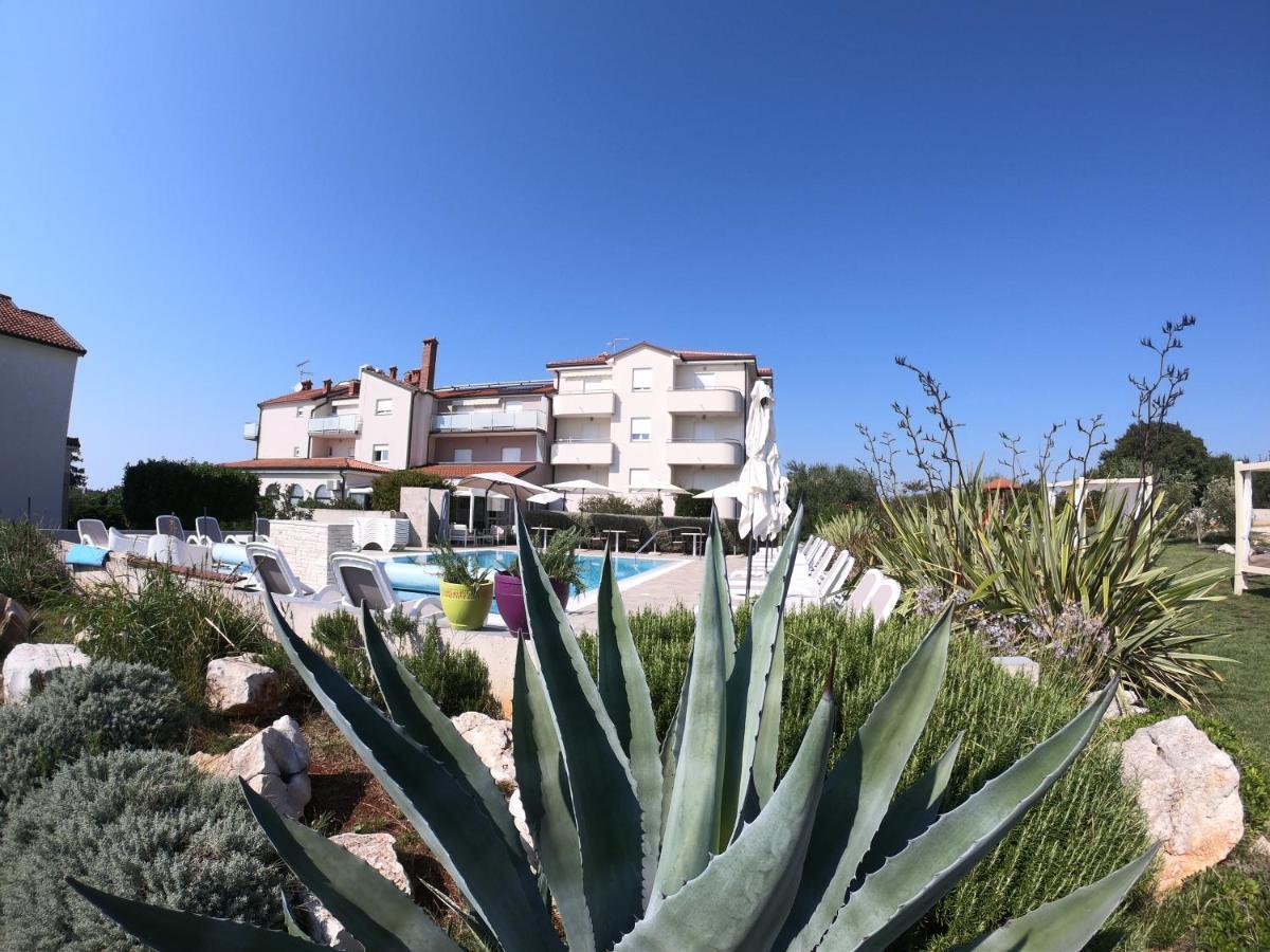 Villa Badi Lovrečica Eksteriør billede