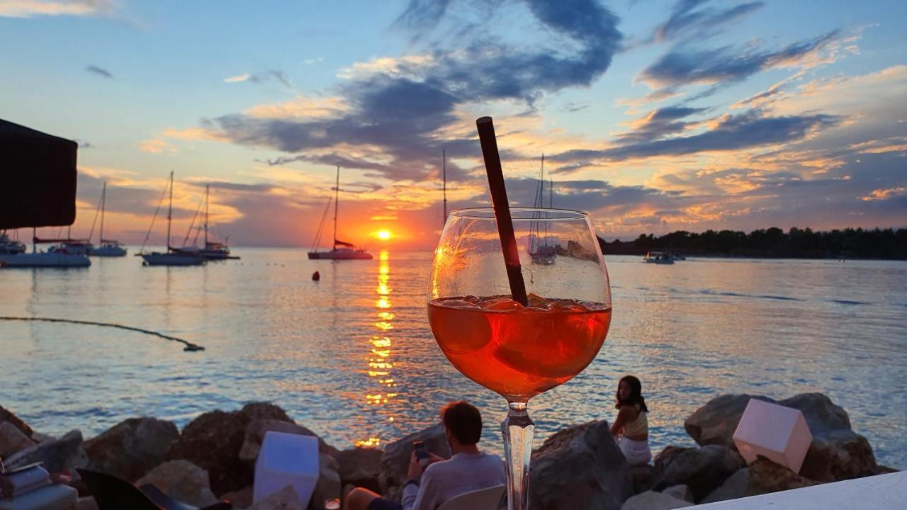 Villa Badi Lovrečica Eksteriør billede