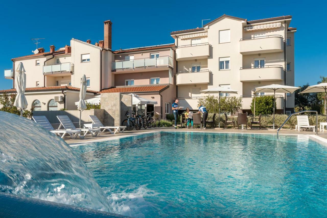 Villa Badi Lovrečica Eksteriør billede
